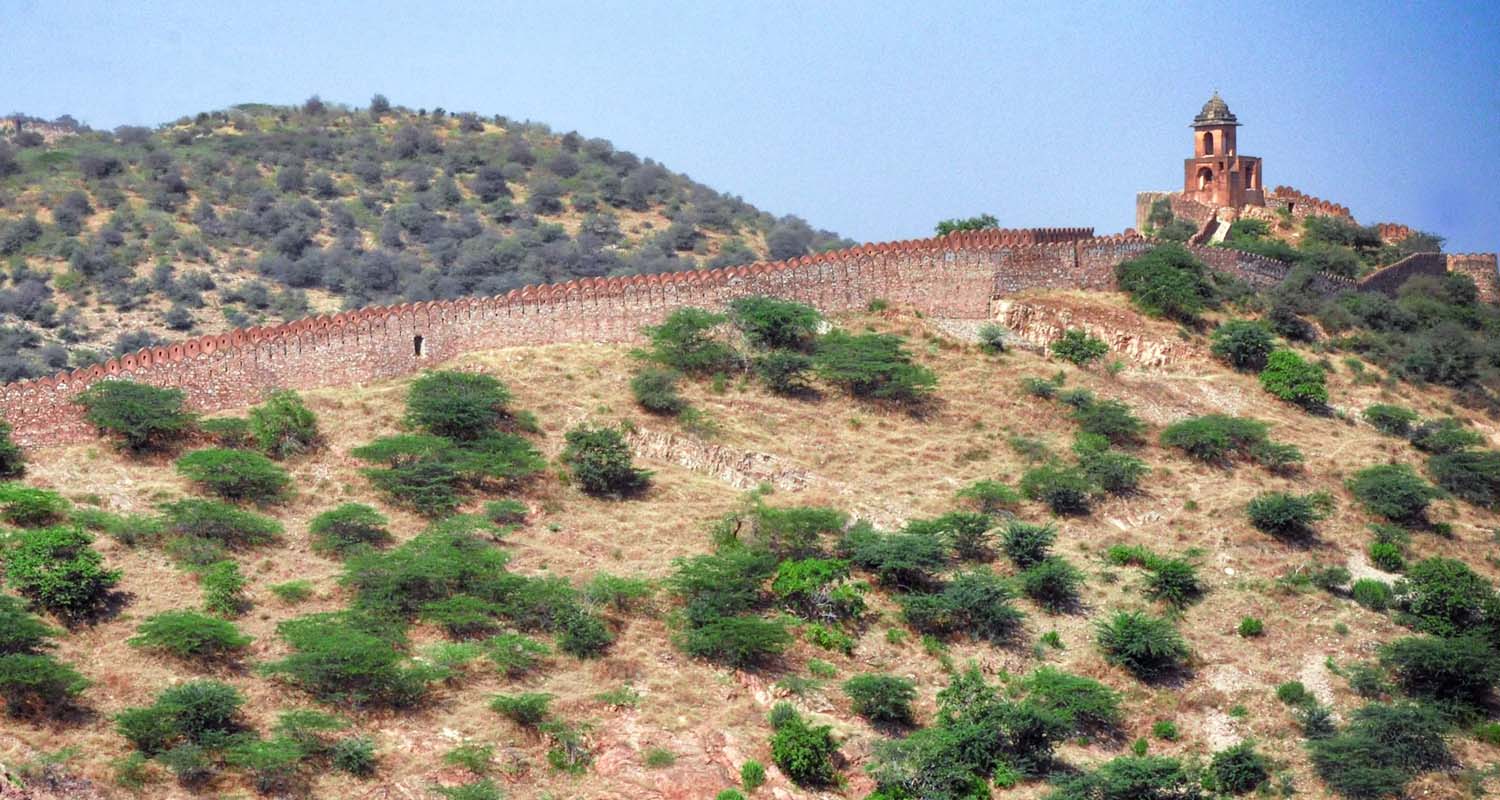 2 Days Jaipur Forts & Palaces Tour Package